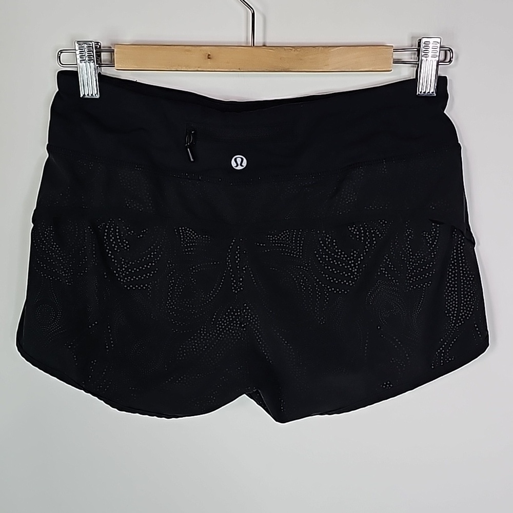 *RARE* Lululemon size 4 black peacock lace athletic shorts